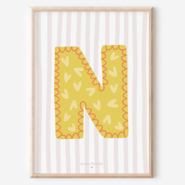 Affiche lettre N motif coeurs jaune - collection Les Petites Initiales