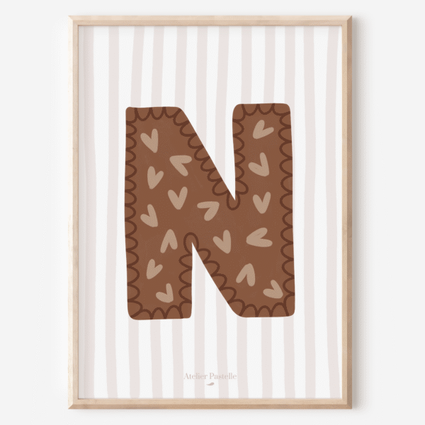 Affiche lettre N motif coeurs marron - collection Les Petites Initiales