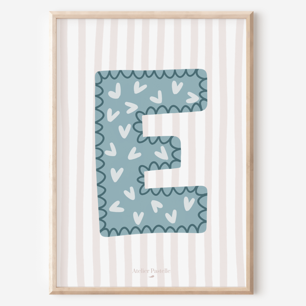 Affiche lettre E motif coeurs bleu clair - collection Les Petites Initiales