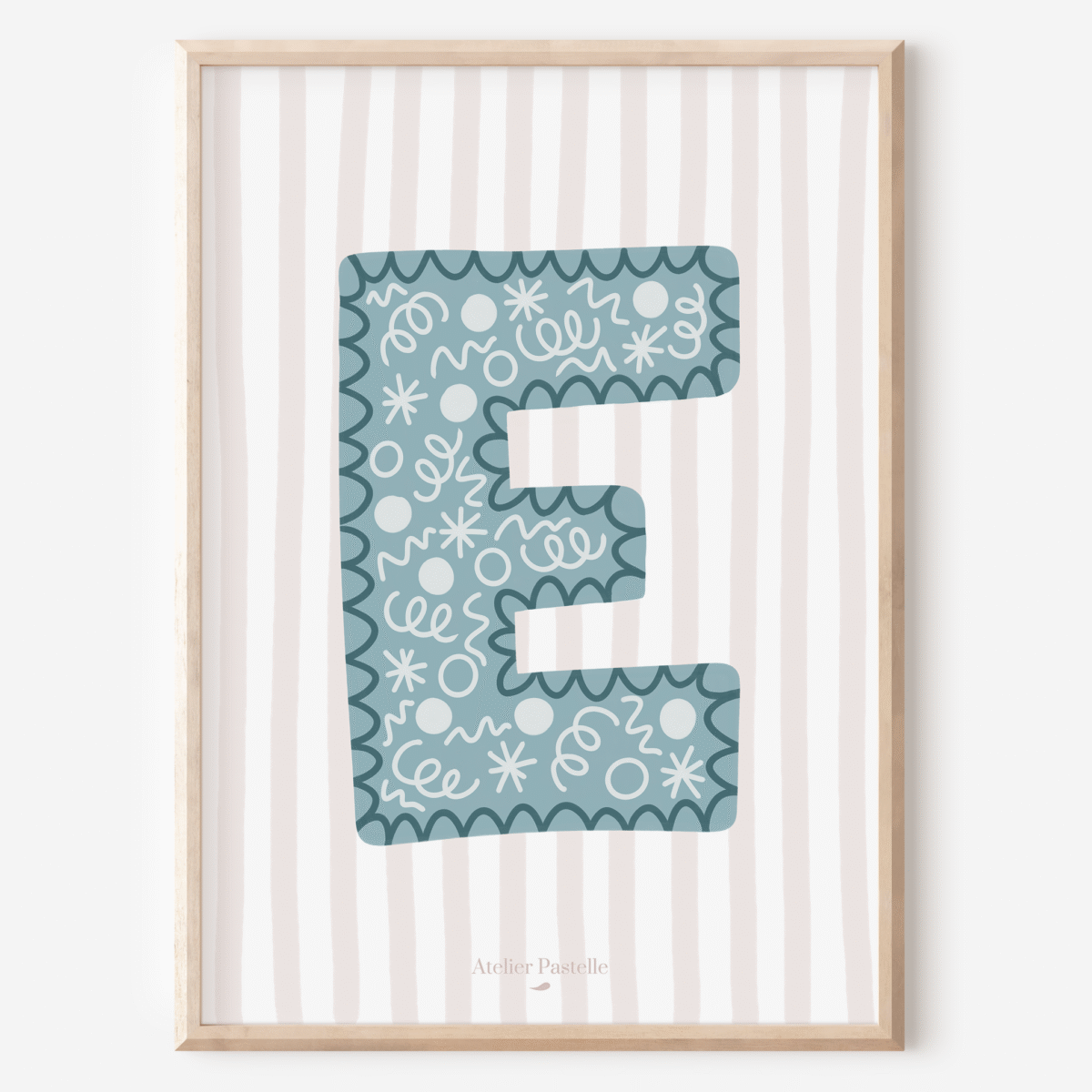 Affiche lettre E motif confettis bleu clair - collection Les Petites Initiales